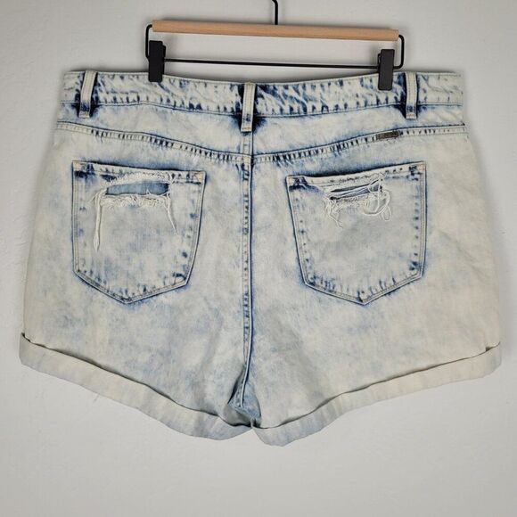 KanCan Monty Ultra High Rise Shorts Distressed Light Blue Size 2XL - Picture 3 of 11